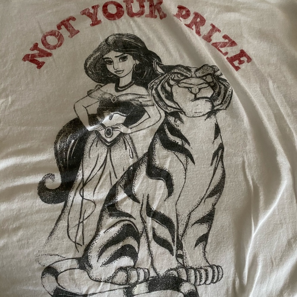 Hot Topic Jasmine & Raja Top - Picture 3 of 4